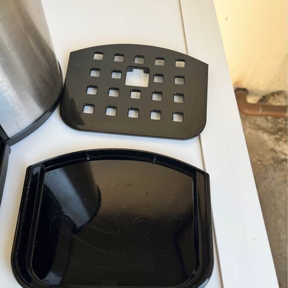 Cuisinart single cup grind and brew coffee maker DGB-1 up to 16 ounce serving - Picture 8 of 9